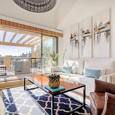 شقة Beautiful Penthouse Overlooking Marina Channels سوتوغراندِ