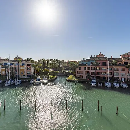 Beautiful Penthouse Overlooking Marina Channels Appartamento *