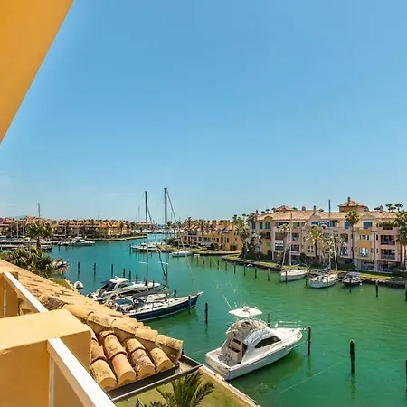 Beautiful Penthouse Overlooking Marina Channels Διαμέρισμα