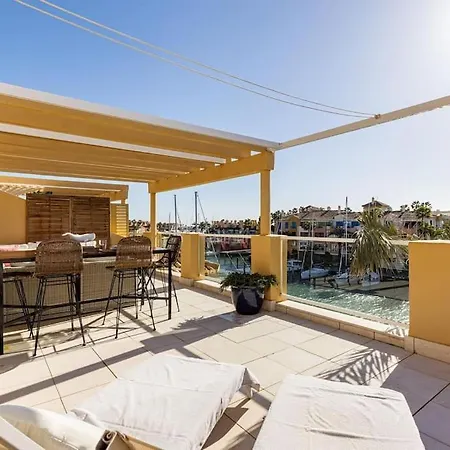 Beautiful Penthouse Overlooking Marina Channels * Sotogrande